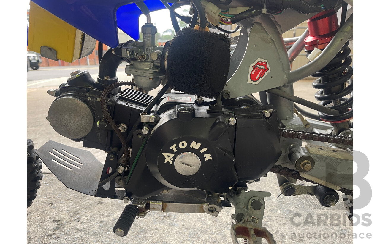 Atomik Thumpster Moto X 50CC Motor Bike