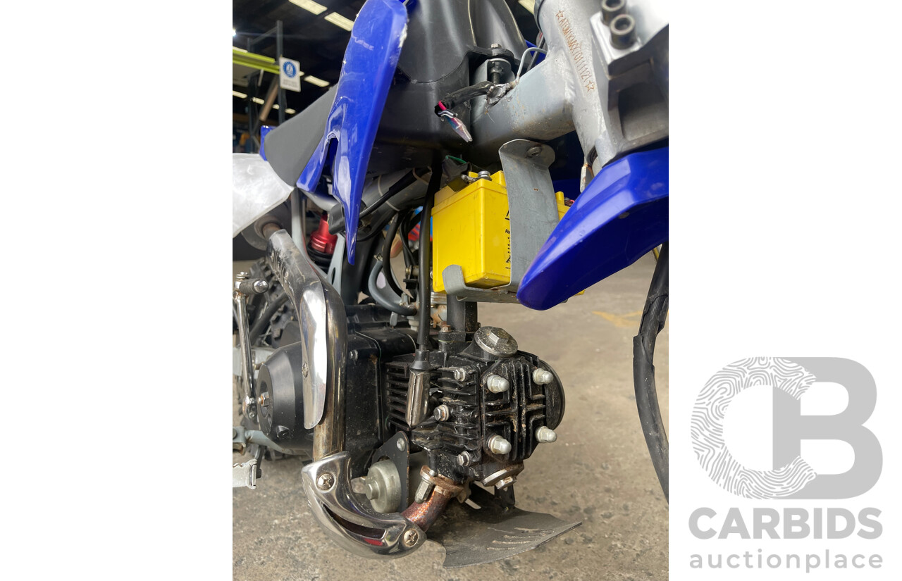 Atomik Thumpster Moto X 50CC Motor Bike