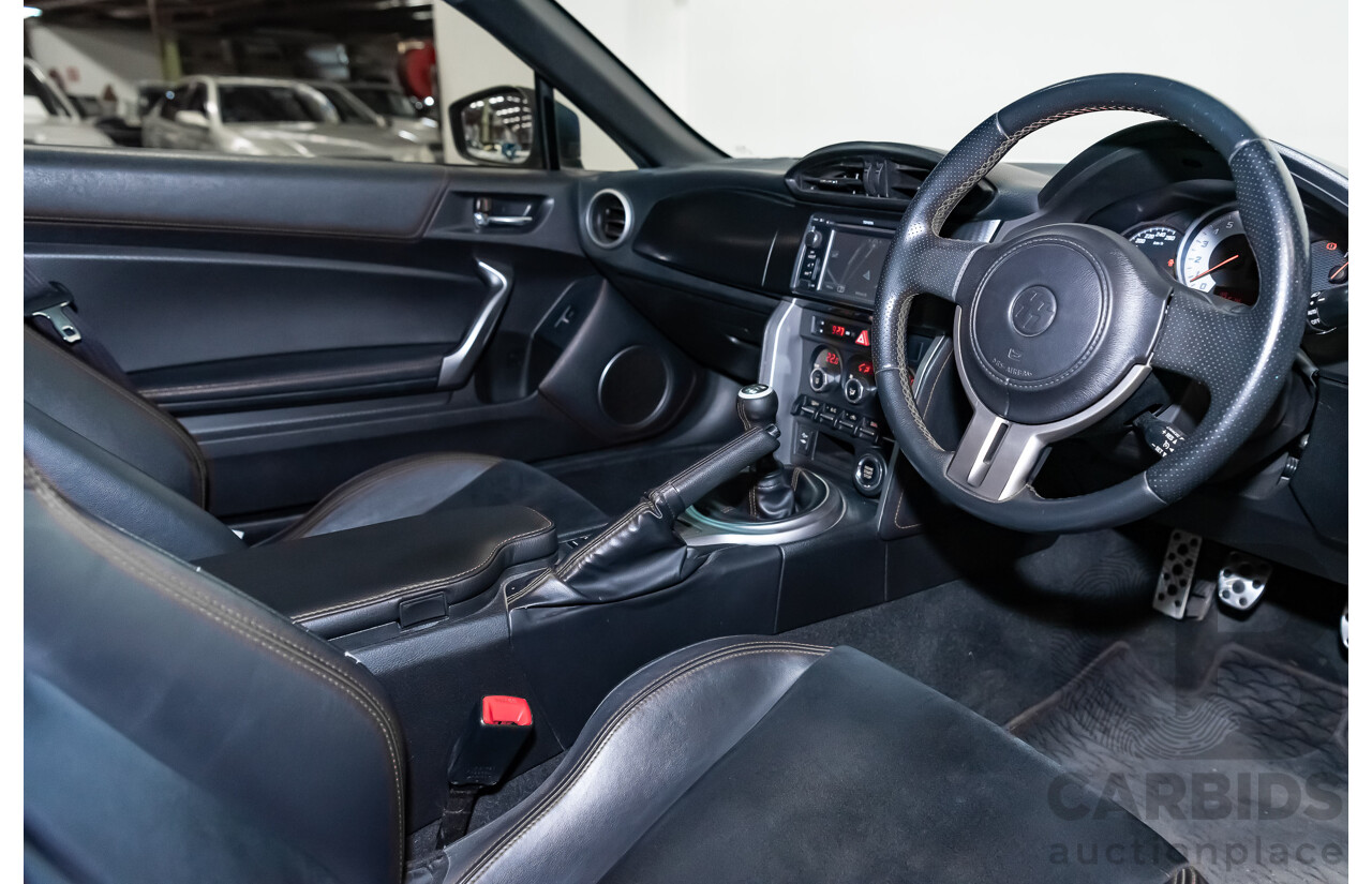 12/2013 Toyota 86 GTS ZN6 MY14 2d Coupe Pearl White Metallic 2.0L