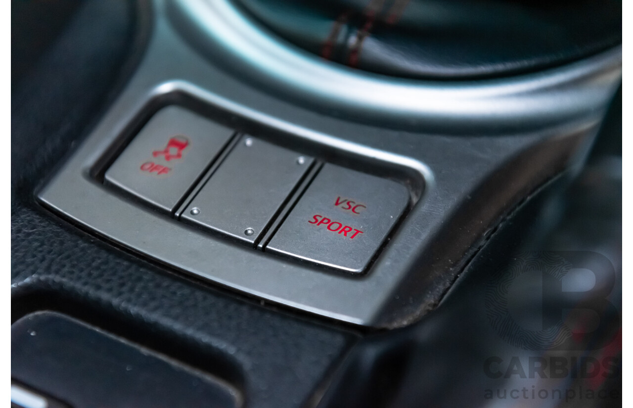 12/2013 Toyota 86 GTS ZN6 MY14 2d Coupe Pearl White Metallic 2.0L