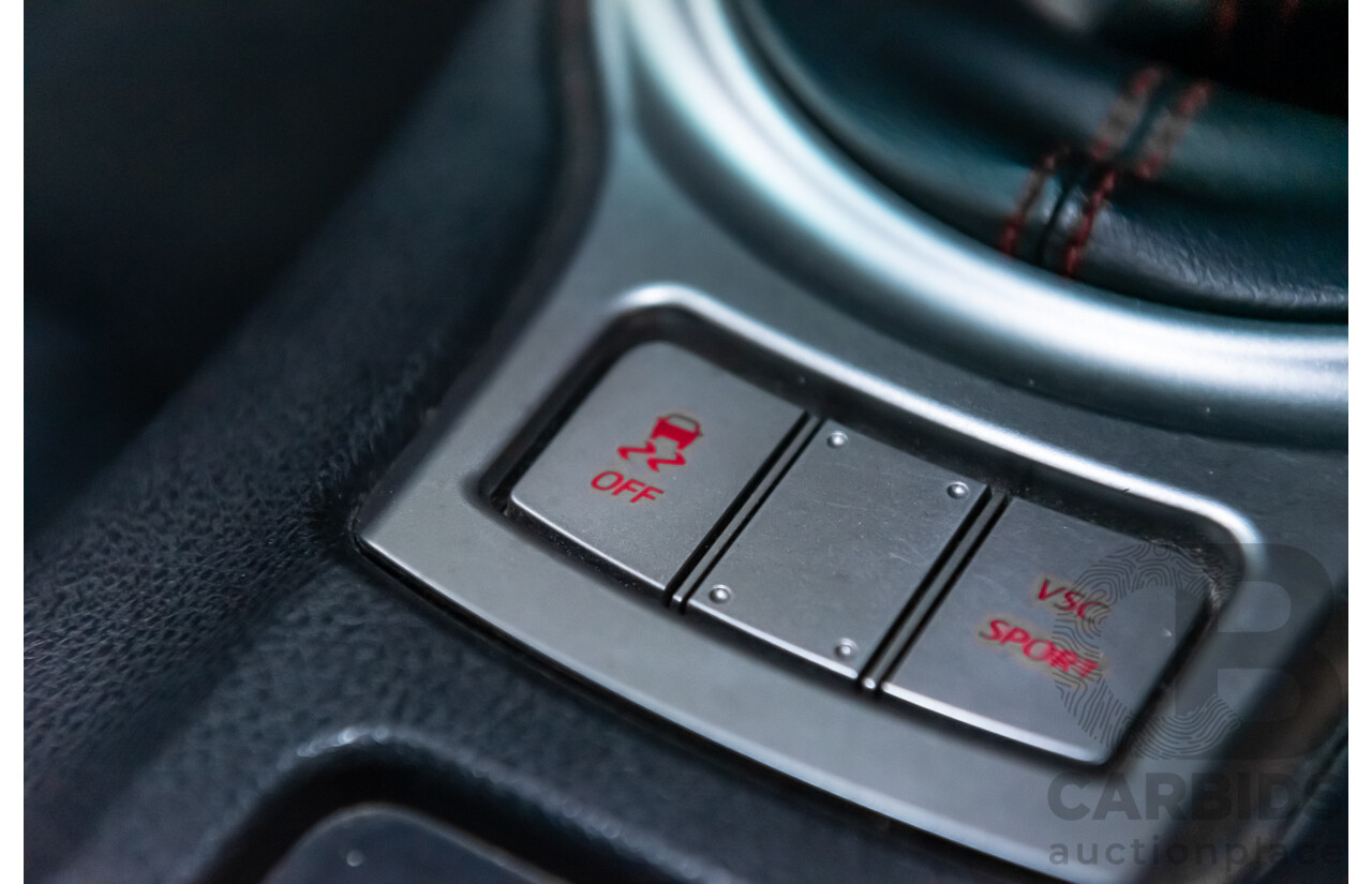 12/2013 Toyota 86 GTS ZN6 MY14 2d Coupe Pearl White Metallic 2.0L