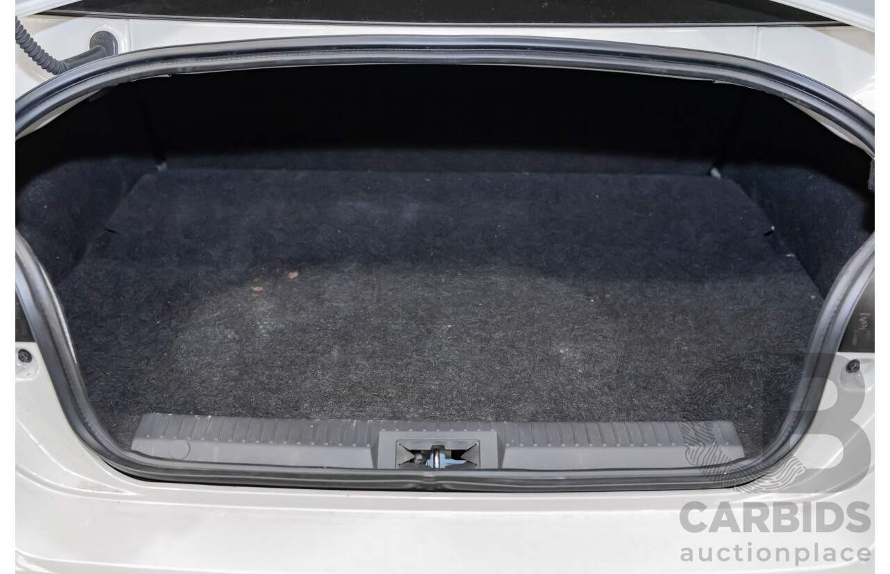 12/2013 Toyota 86 GTS ZN6 MY14 2d Coupe Pearl White Metallic 2.0L