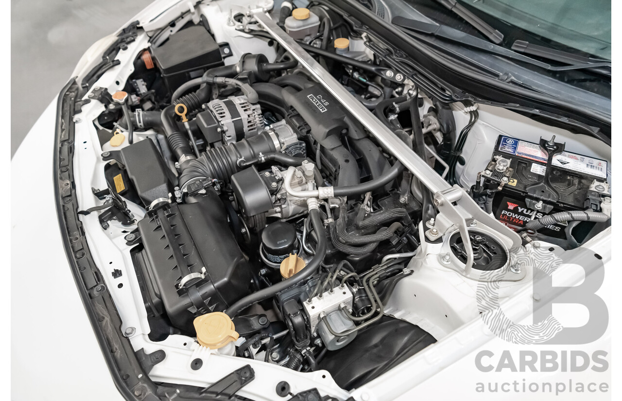 12/2013 Toyota 86 GTS ZN6 MY14 2d Coupe Pearl White Metallic 2.0L