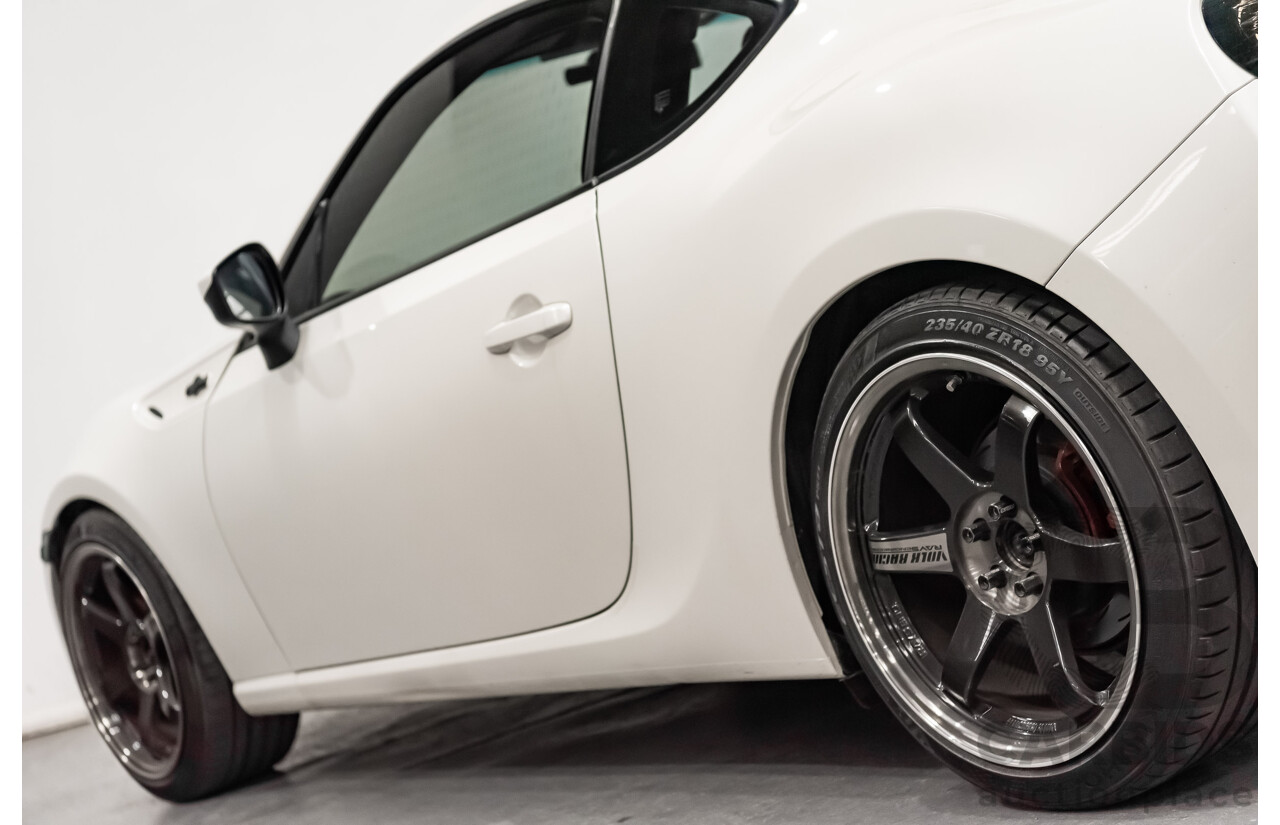 12/2013 Toyota 86 GTS ZN6 MY14 2d Coupe Pearl White Metallic 2.0L