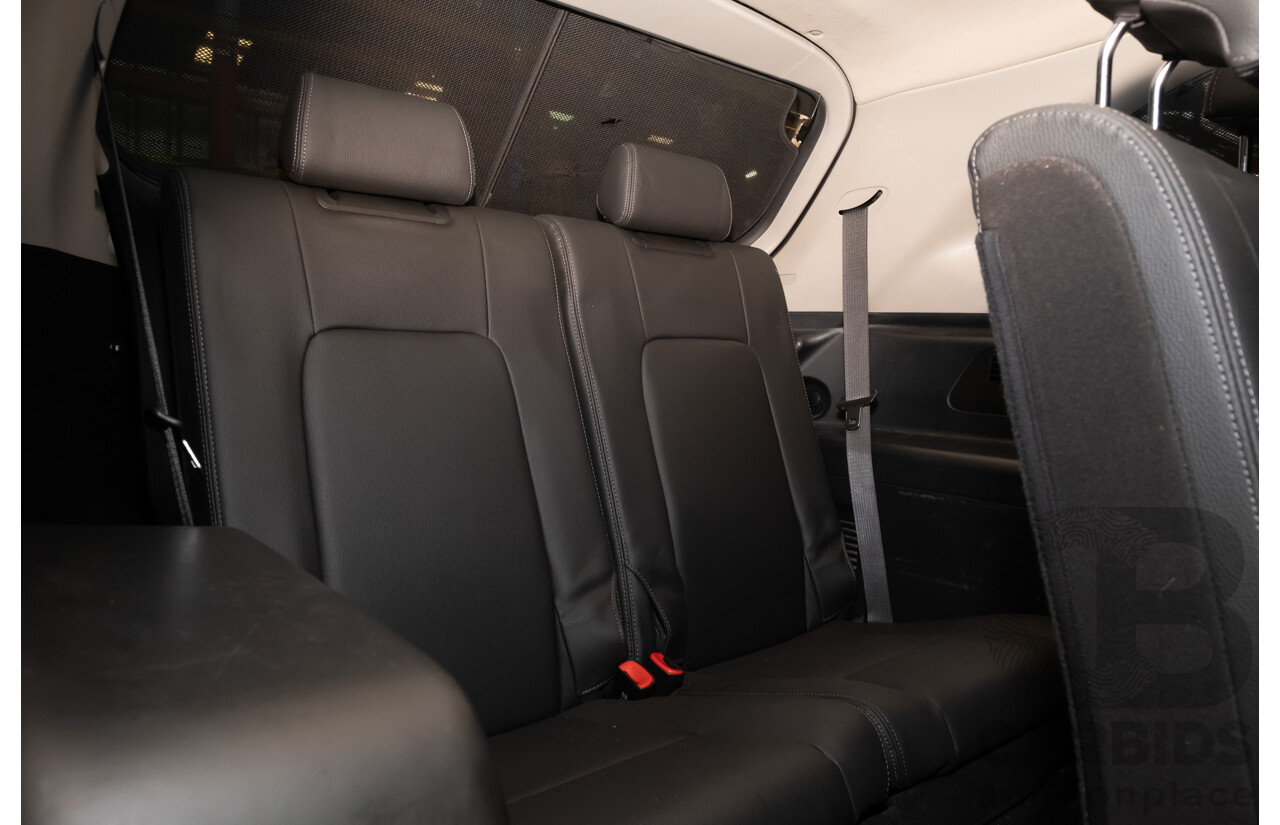 10/2017 Holden Captiva 7 LTZ (AWD) CG MY18 4d Wagon Black Turbo Diesel 2.2L - 7 Seater