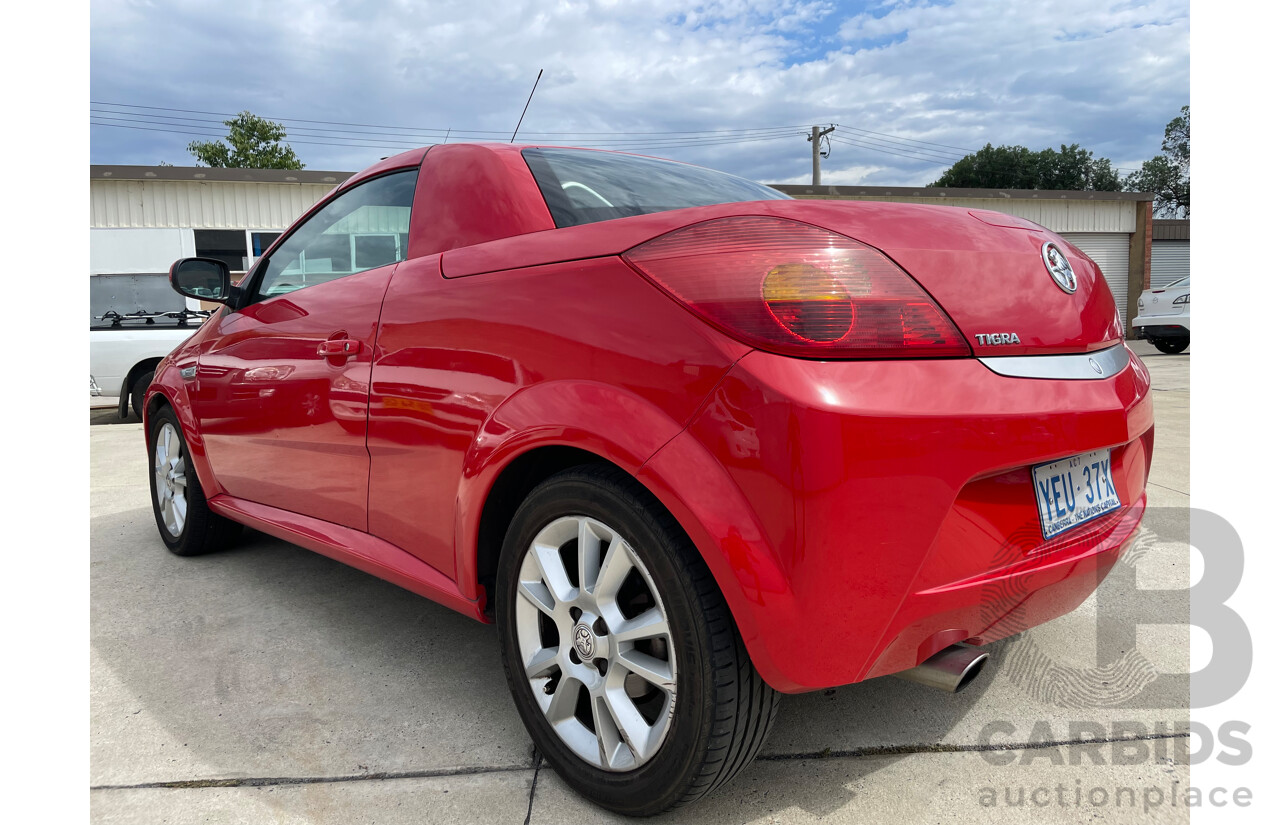 11/05 Holden Tigra  FWD XC 2D Convertible Red 1.8L