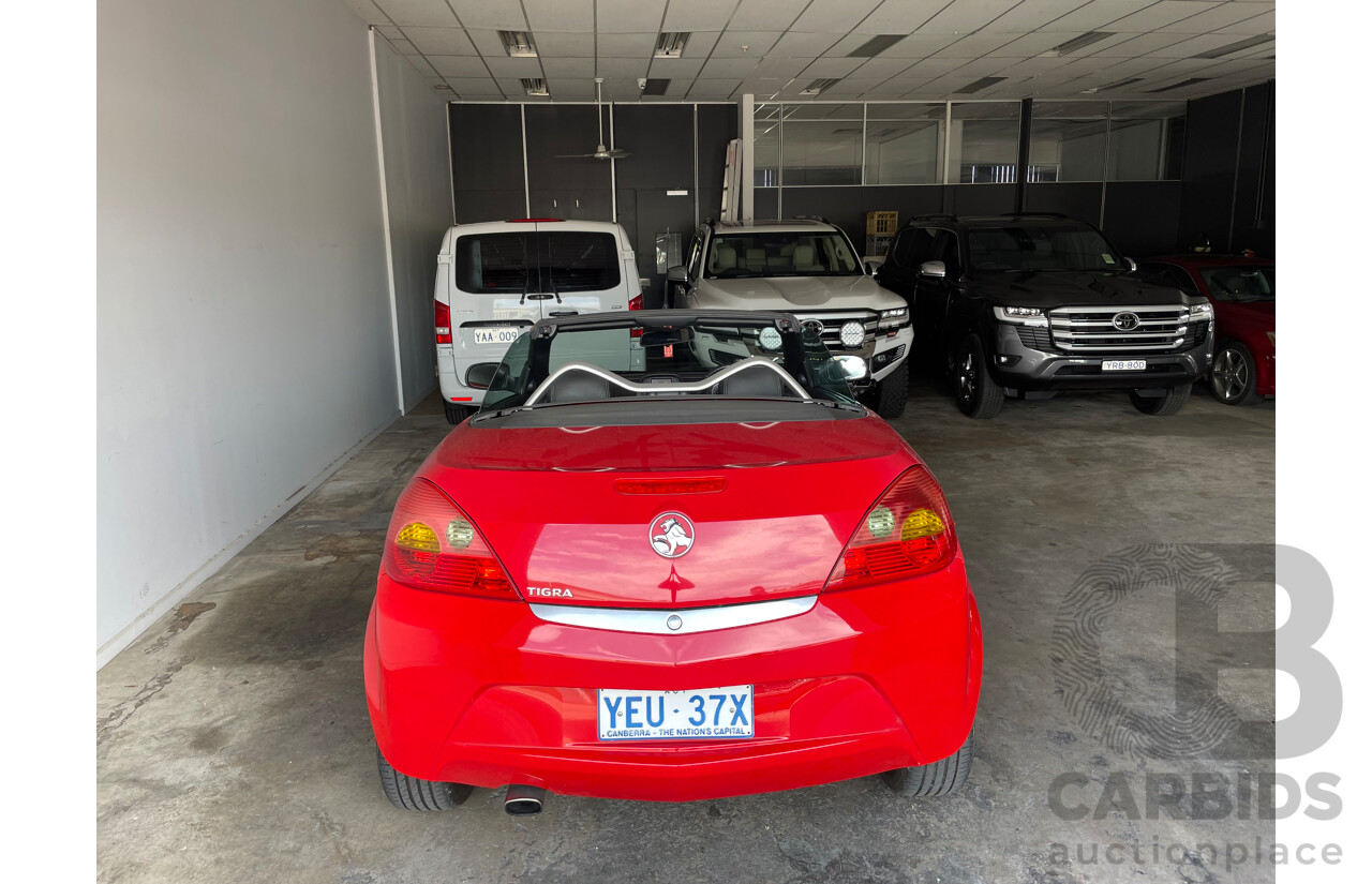 11/05 Holden Tigra  FWD XC 2D Convertible Red 1.8L