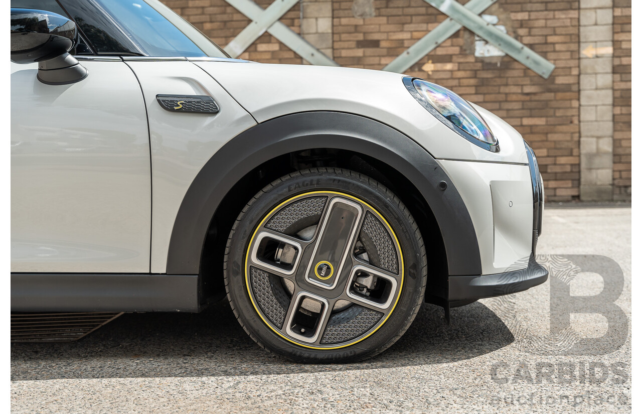 07/2021 Mini Cooper F56 LCI-2 SE MINI Yours White Silver Metallic 2d Hatch - Dedicated Electric