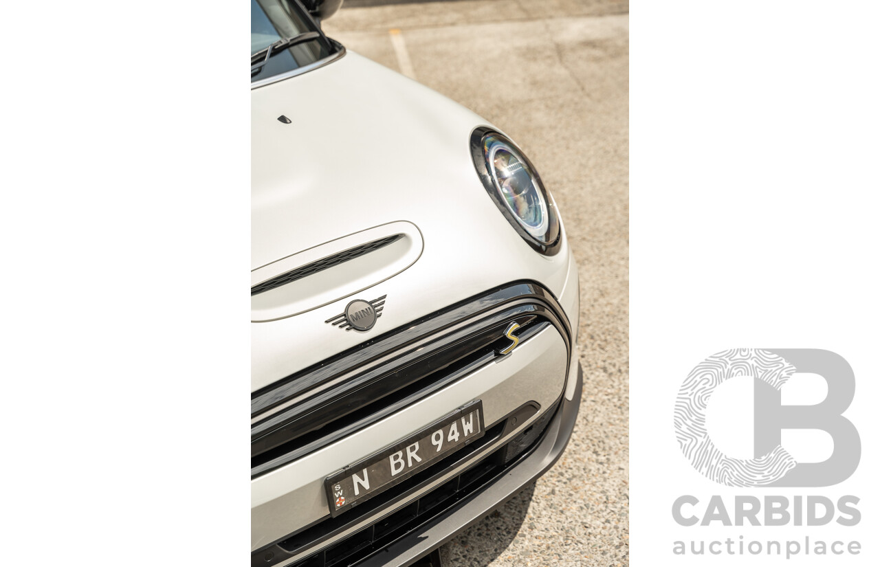 07/2021 Mini Cooper F56 LCI-2 SE MINI Yours White Silver Metallic 2d Hatch - Dedicated Electric