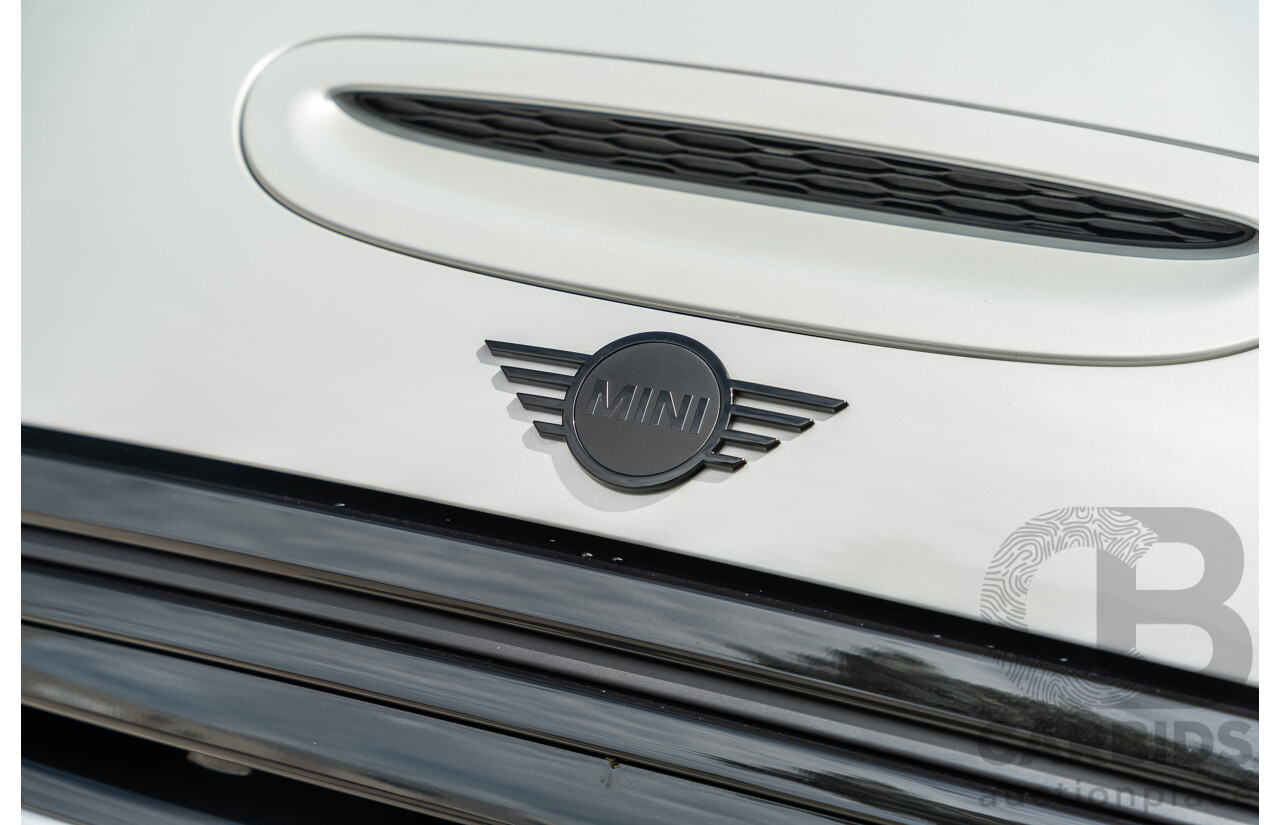 07/2021 Mini Cooper F56 LCI-2 SE MINI Yours White Silver Metallic 2d Hatch - Dedicated Electric
