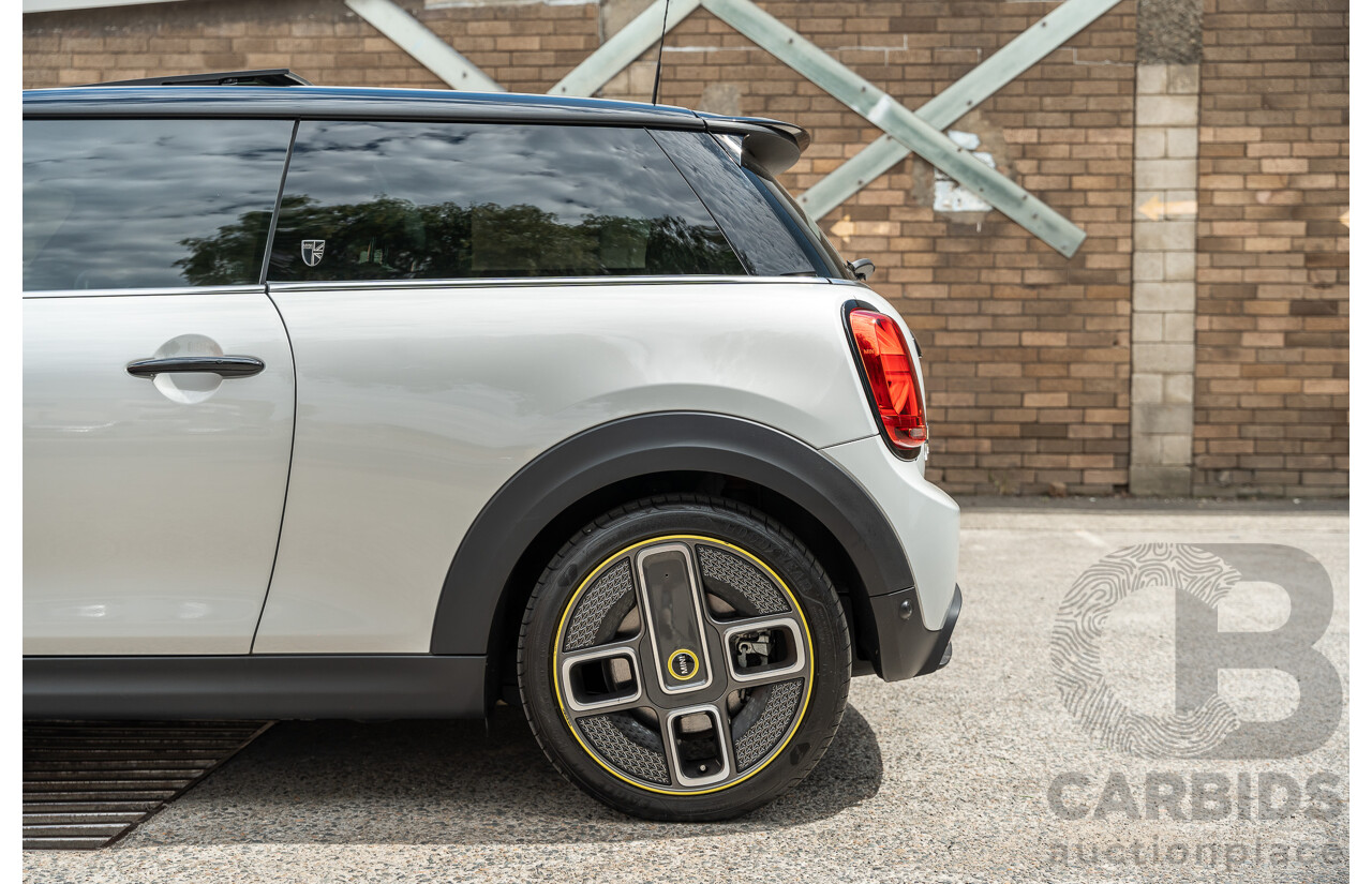 07/2021 Mini Cooper F56 LCI-2 SE MINI Yours White Silver Metallic 2d Hatch - Dedicated Electric