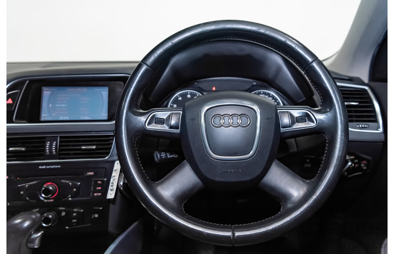 2/2010 Audi Q5 2.0 TFSI Quattro (AWD) 8R MY10 4d Wagon White Turbo 2.0L