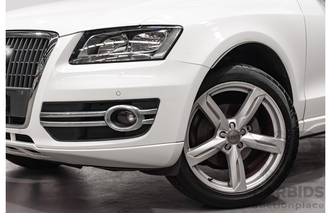 2/2010 Audi Q5 2.0 TFSI Quattro (AWD) 8R MY10 4d Wagon White Turbo 2.0L
