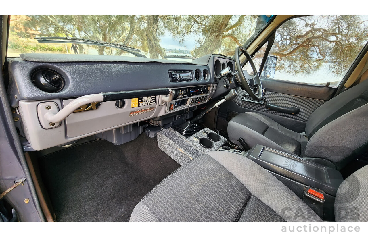 1/1986 Toyota Landcruiser Sahara (4x4) HJ61RG 4d Wagon Blue Diesel 4.0L