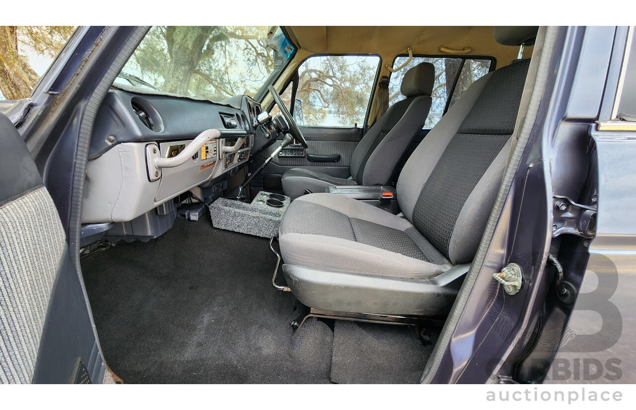 1/1986 Toyota Landcruiser Sahara (4x4) HJ61RG 4d Wagon Blue Diesel 4.0L
