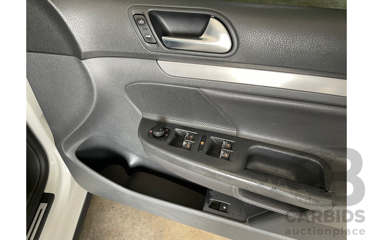 07/06 Volkswagen Golf GTi FWD 1K 5D Hatchback White 2.0L