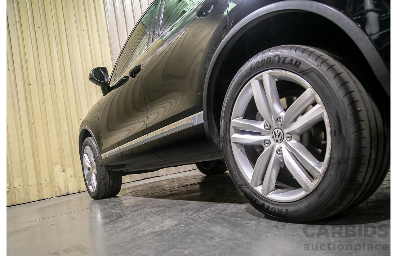05/14 Volkswagen Touareg V6 TDI (AWD) 7P MY14 4d Wagon Metallic Black Turbo Diesel V6 3.0L