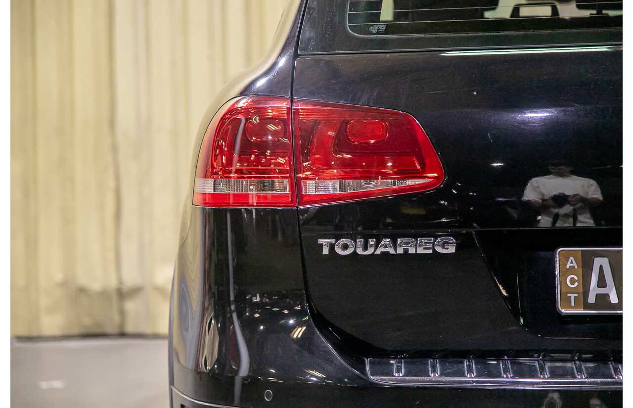 05/14 Volkswagen Touareg V6 TDI (AWD) 7P MY14 4d Wagon Metallic Black Turbo Diesel V6 3.0L
