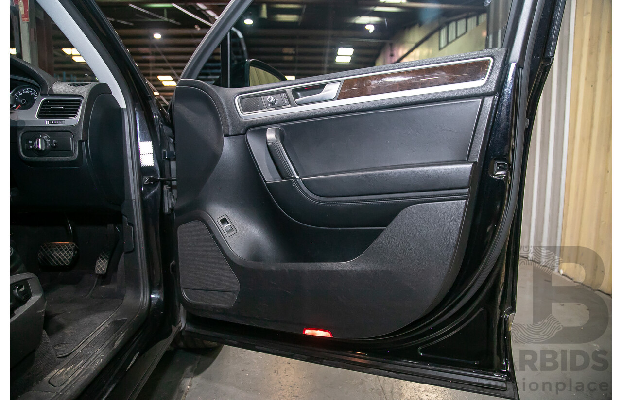 05/14 Volkswagen Touareg V6 TDI (AWD) 7P MY14 4d Wagon Metallic Black Turbo Diesel V6 3.0L