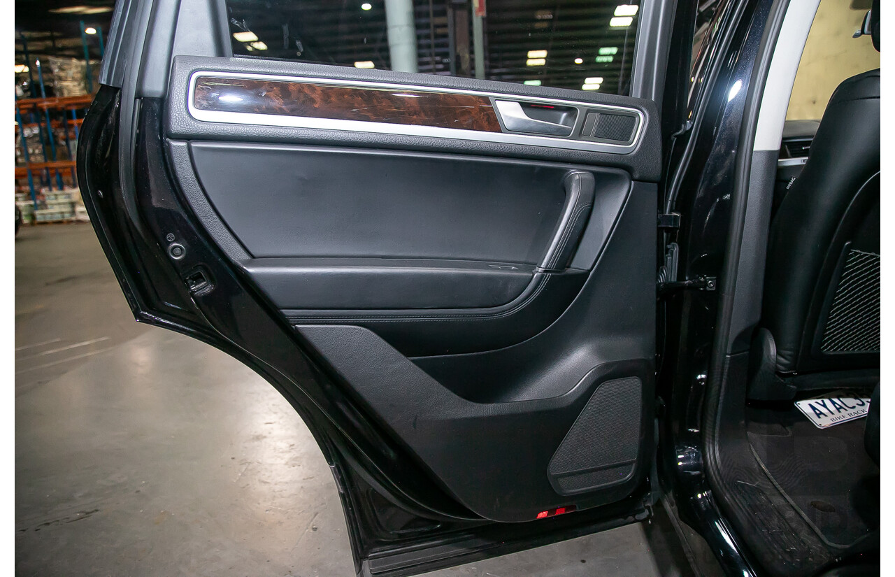 05/14 Volkswagen Touareg V6 TDI (AWD) 7P MY14 4d Wagon Metallic Black Turbo Diesel V6 3.0L