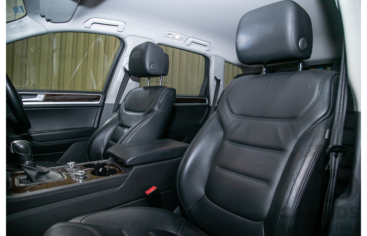 05/14 Volkswagen Touareg V6 TDI (AWD) 7P MY14 4d Wagon Metallic Black Turbo Diesel V6 3.0L