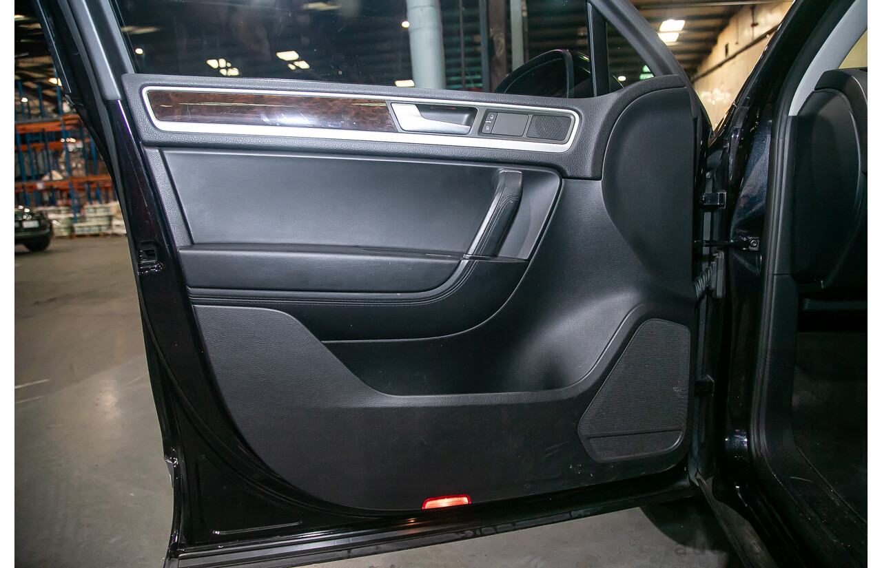 05/14 Volkswagen Touareg V6 TDI (AWD) 7P MY14 4d Wagon Metallic Black Turbo Diesel V6 3.0L