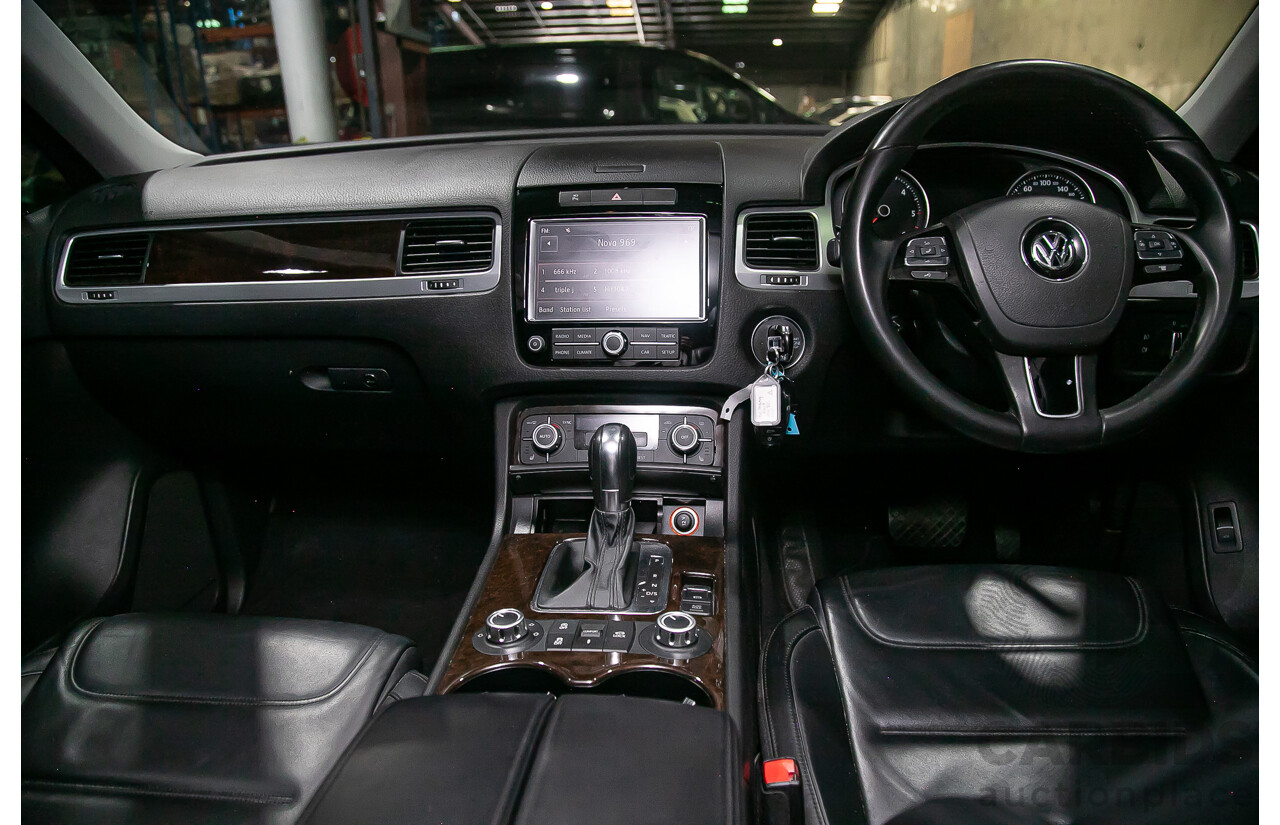 05/14 Volkswagen Touareg V6 TDI (AWD) 7P MY14 4d Wagon Metallic Black Turbo Diesel V6 3.0L