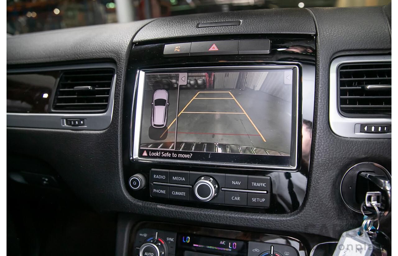 05/14 Volkswagen Touareg V6 TDI (AWD) 7P MY14 4d Wagon Metallic Black Turbo Diesel V6 3.0L