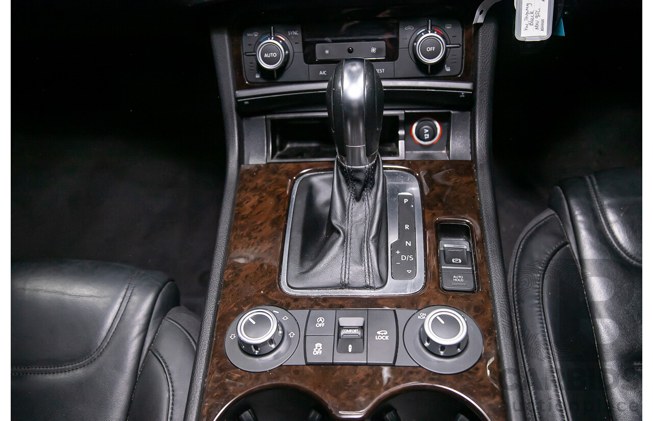 05/14 Volkswagen Touareg V6 TDI (AWD) 7P MY14 4d Wagon Metallic Black Turbo Diesel V6 3.0L