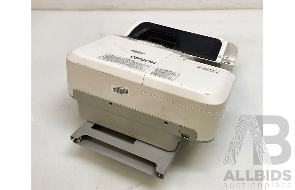 Epson (EB-680) XGA Ultra Short Throw Projector