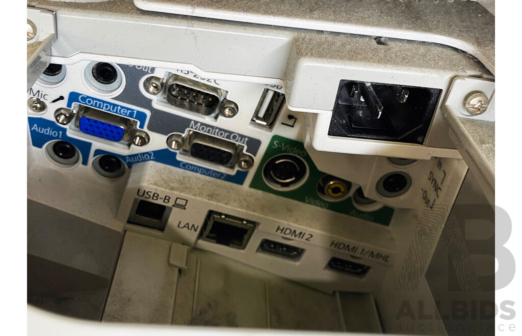 Epson (EB-575Wi) WXGA Ultra Short Throw Projector