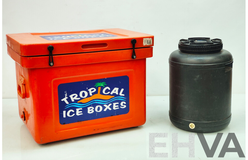 TROPICAL Ice Box 52L with Plastic Keg