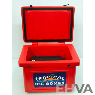 TROPICAL Ice Box 52L with Plastic Keg