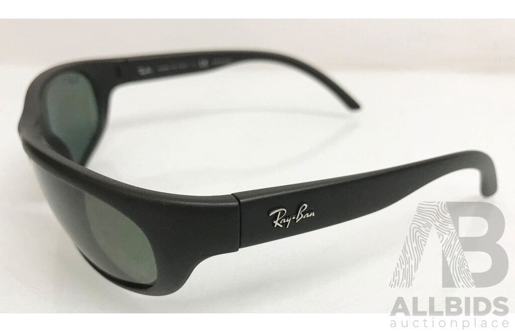Ray Ban (RB4033) Sunglasses - Lot 1516398 | ALLBIDS