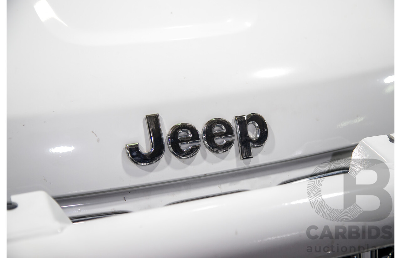 1/2014 Jeep Grand Cherokee Summit (4x4) WK MY14 4d Wagon White Turbo Diesel V6 3.0L
