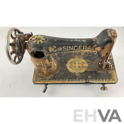 1925 Singer Sewing Machine with Thistle Decorations