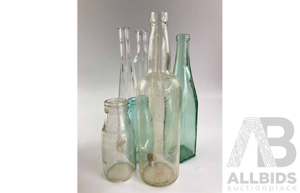 Vintage Gilbert Buchanan Redbyrne Potteries Glazed Ceramic Cask and Seven Vintage Bottles Including Lindemans and Dairy Farmers