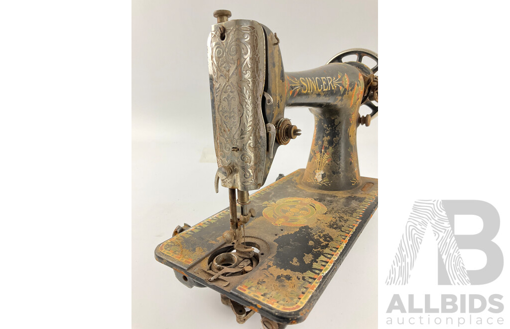 1925 Singer Sewing Machine with Thistle Decorations