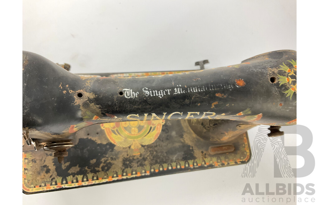 1925 Singer Sewing Machine with Thistle Decorations