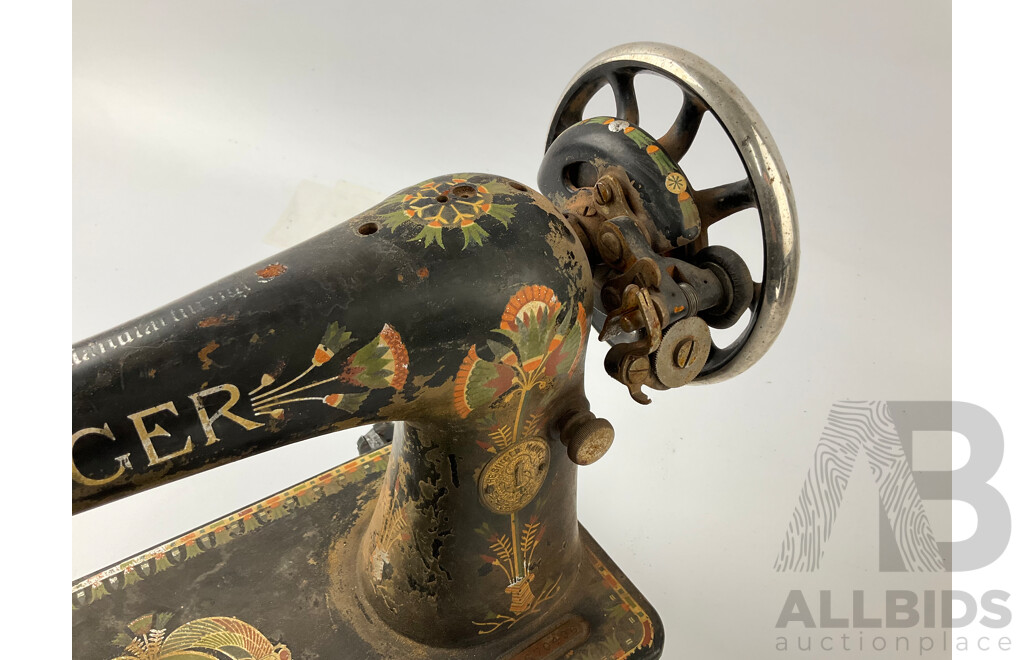 1925 Singer Sewing Machine with Thistle Decorations