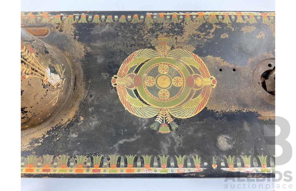 1925 Singer Sewing Machine with Thistle Decorations