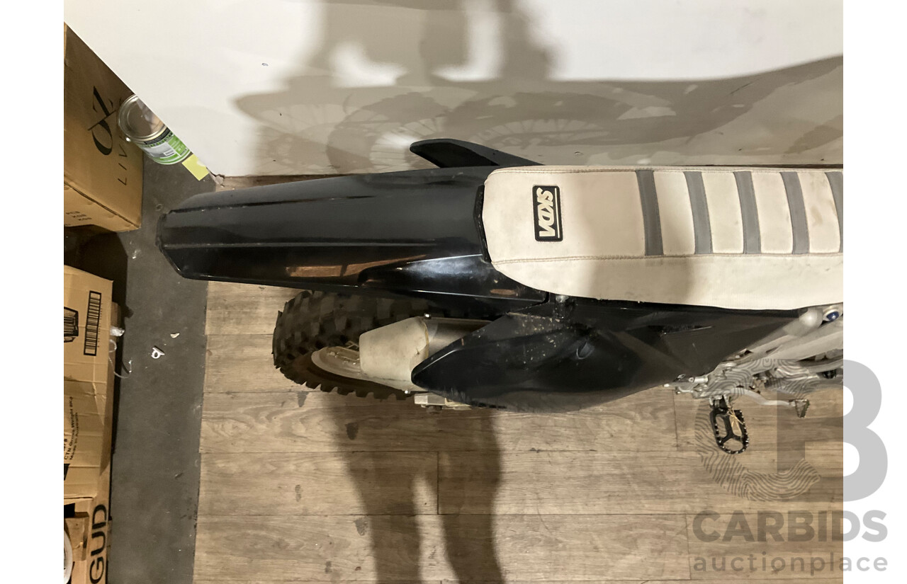 SUZUKI FAST HOUSE DIRT BIKE