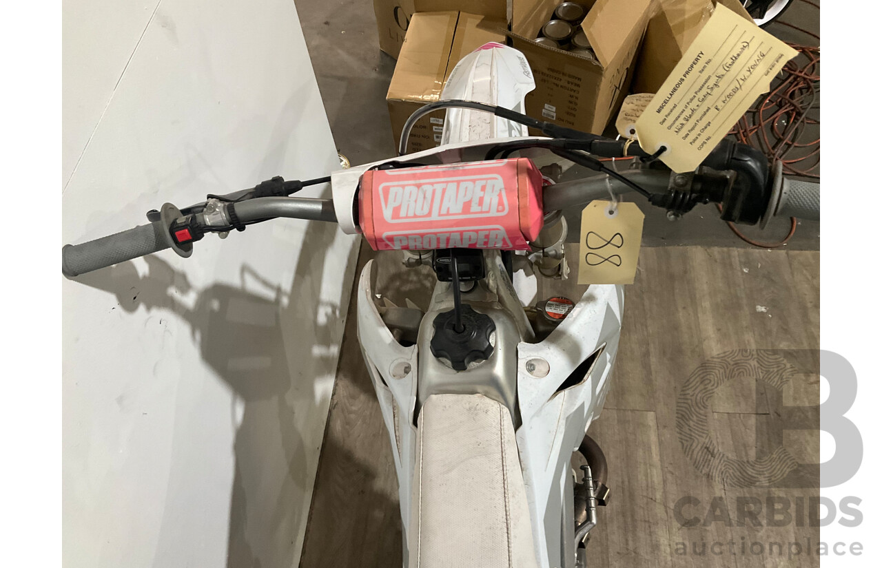 SUZUKI FAST HOUSE DIRT BIKE