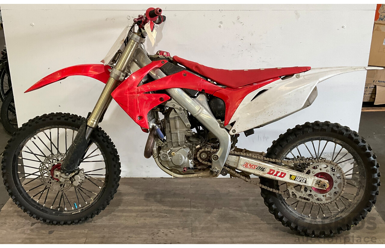 HONDA 450cc Dirt Bike
