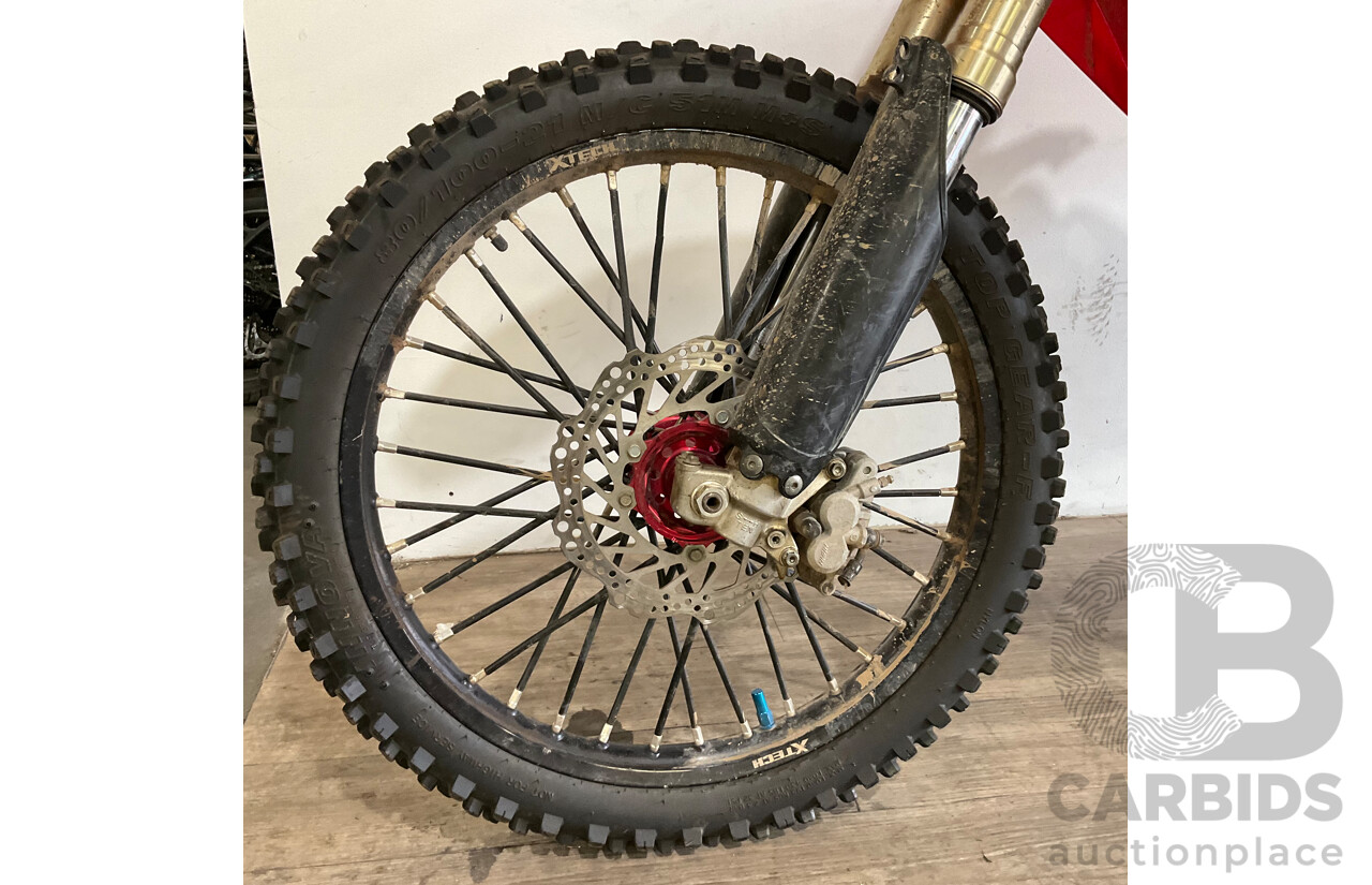 HONDA 450cc Dirt Bike