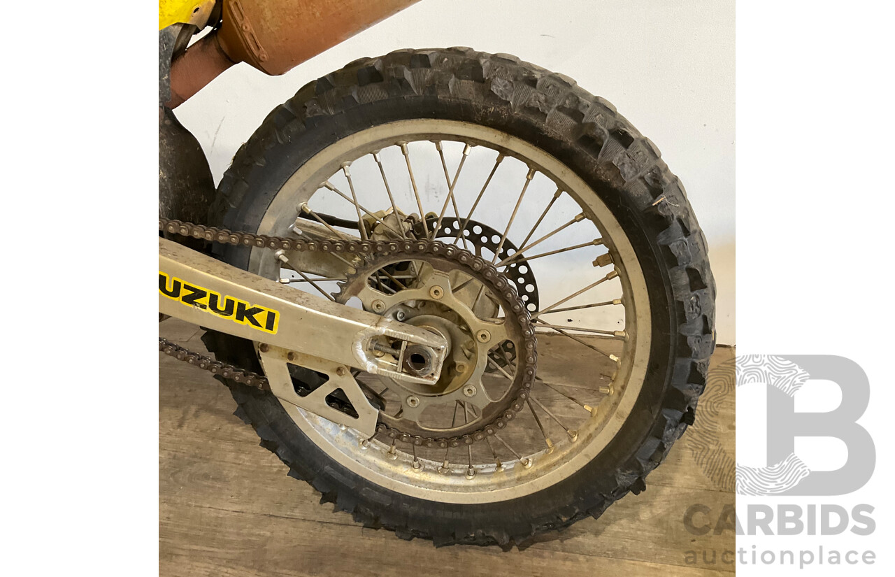 SUZUKI RM-Z Dirt Bike