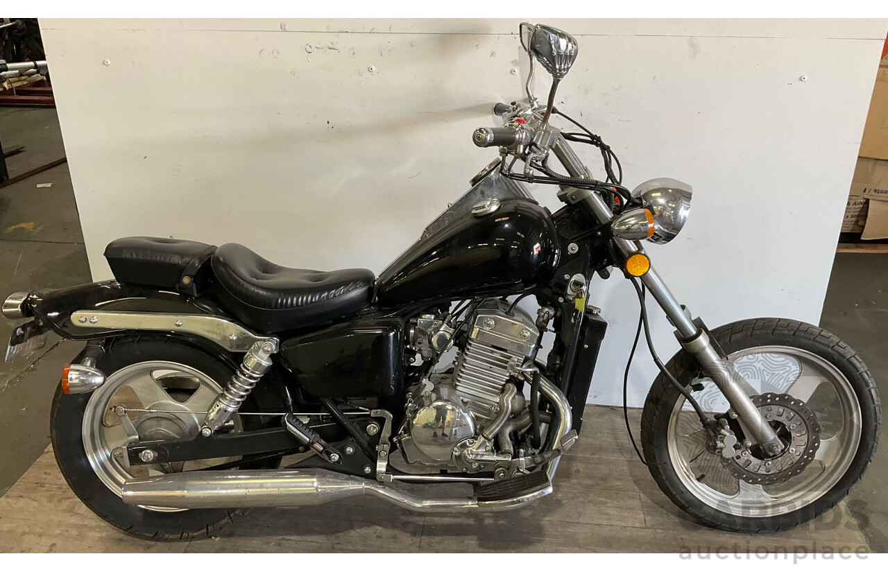 LARO-DADYW 250CC DD250E-9B SERIES 2010 BLACK MOTOR CYCLE