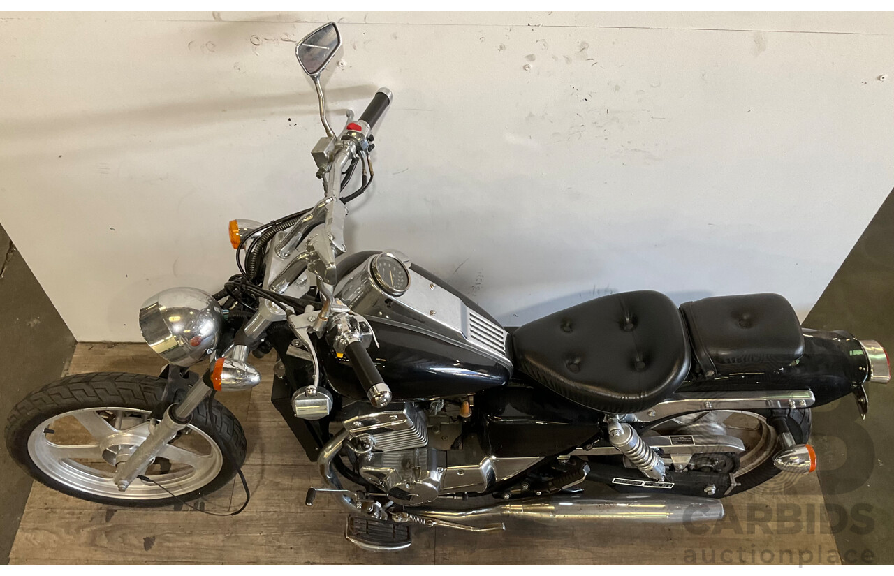 LARO-DADYW 250CC DD250E-9B SERIES 2010 BLACK MOTOR CYCLE