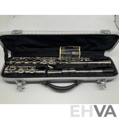 HUXLEY Flute MK109 W/ Hard Case