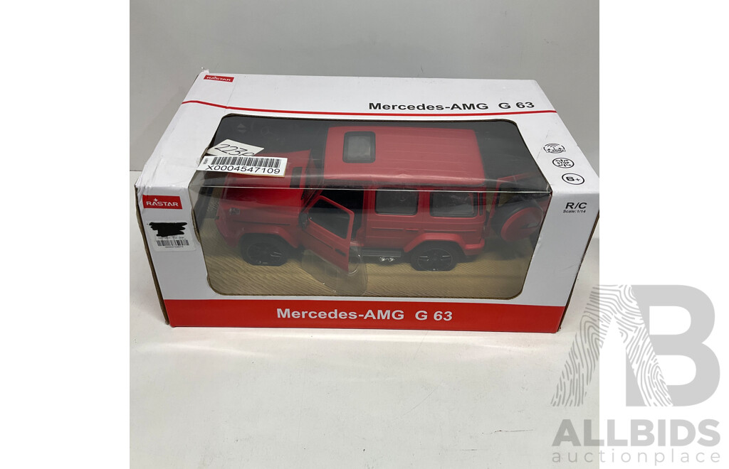 MAISTO 1:24 2009 Nissan GTR Model Car & MICHAEL JORDAN Collector Cards & Assorted of RASTAR R/C Cars - Lot of 4 - Estimated Total $200